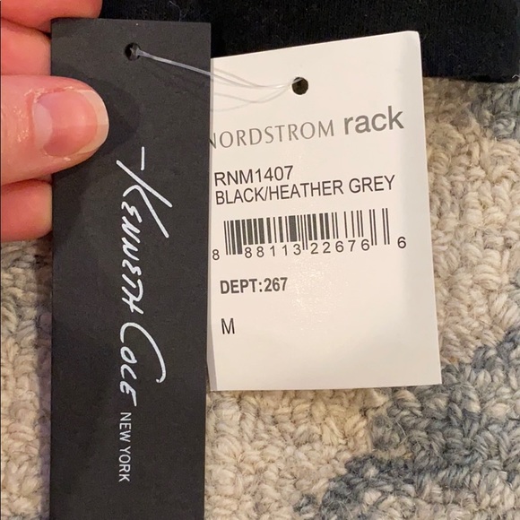 Kenneth Cole men’s pajama shirt. - Picture 4 of 4